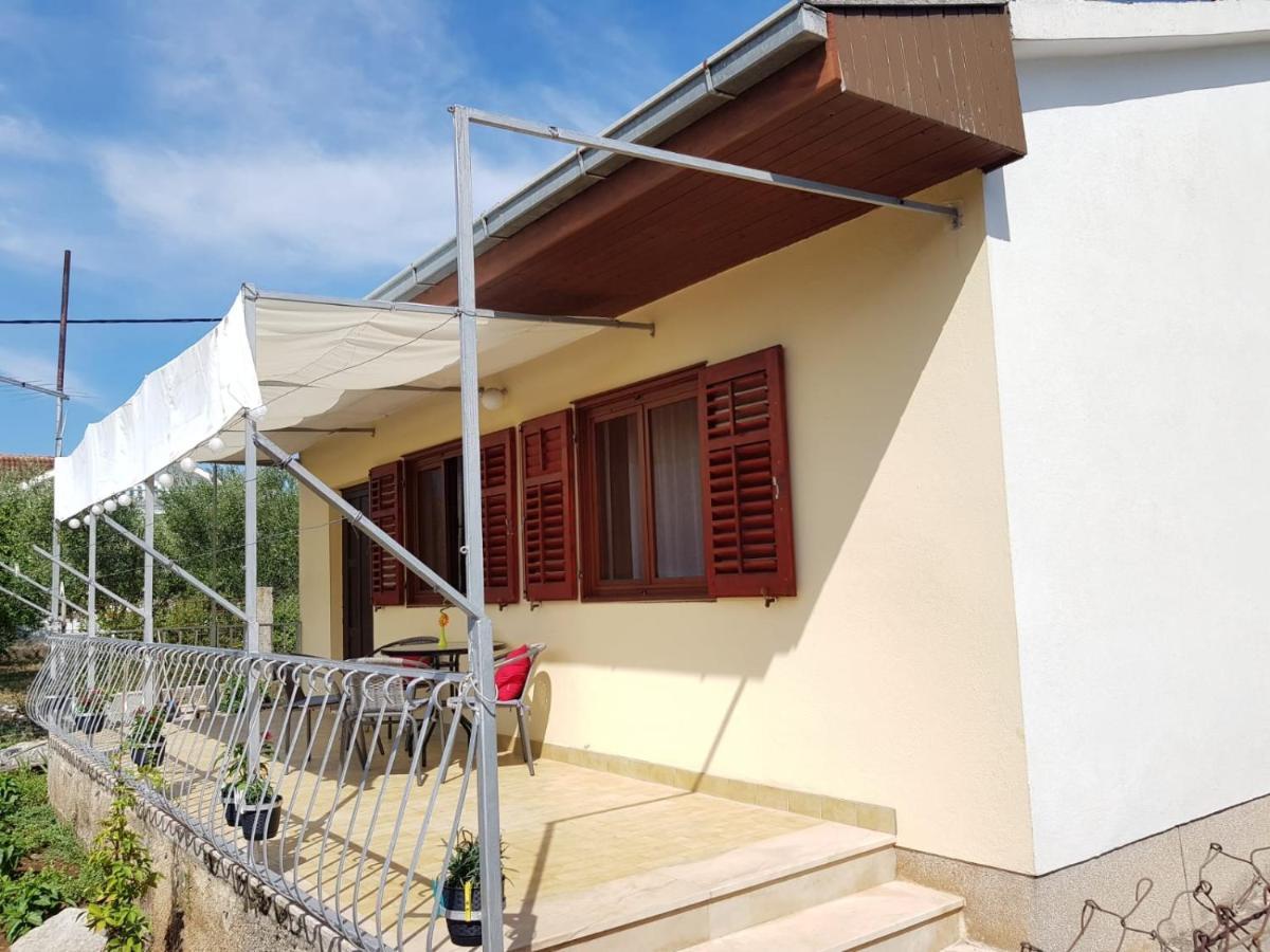 Apartments With A Parking Space Kastel Stafilic, Kastela - 16086 Екстериор снимка
