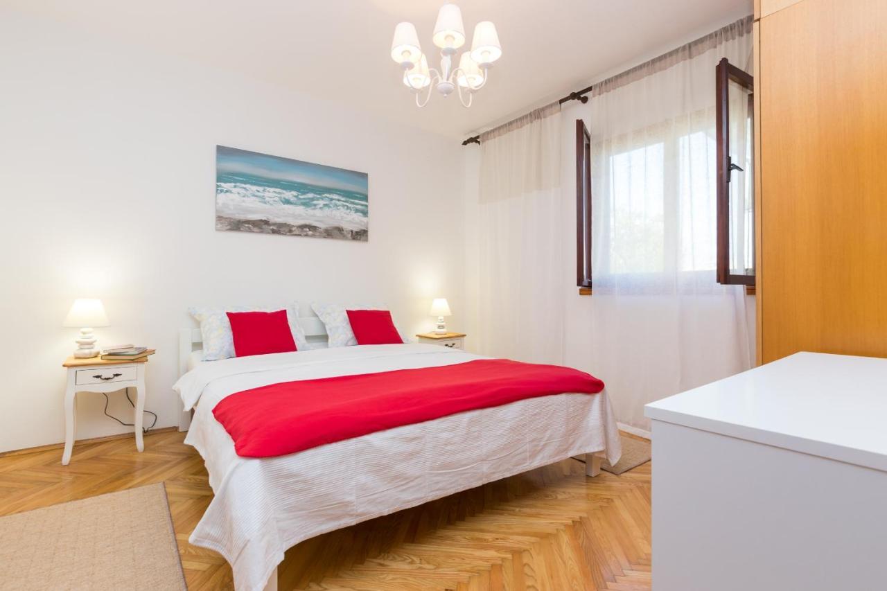 Apartments With A Parking Space Kastel Stafilic, Kastela - 16086 Екстериор снимка